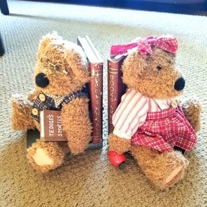 Teddy bear bookends